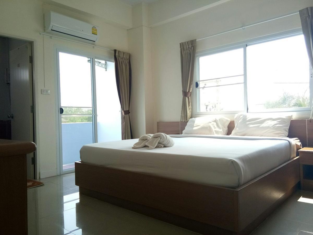 Surin Mansion Hotel ภายนอก รูปภาพ